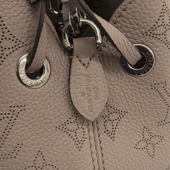 Louis Vuitton Mahina Gale Bella Shoulder Bag - Picture 6 of 6